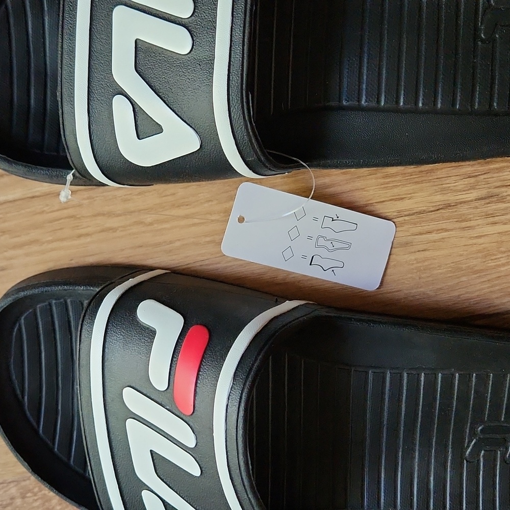 BNWT Fila rubber slides womens size 9 men's size 8 - Picture 4 of 4